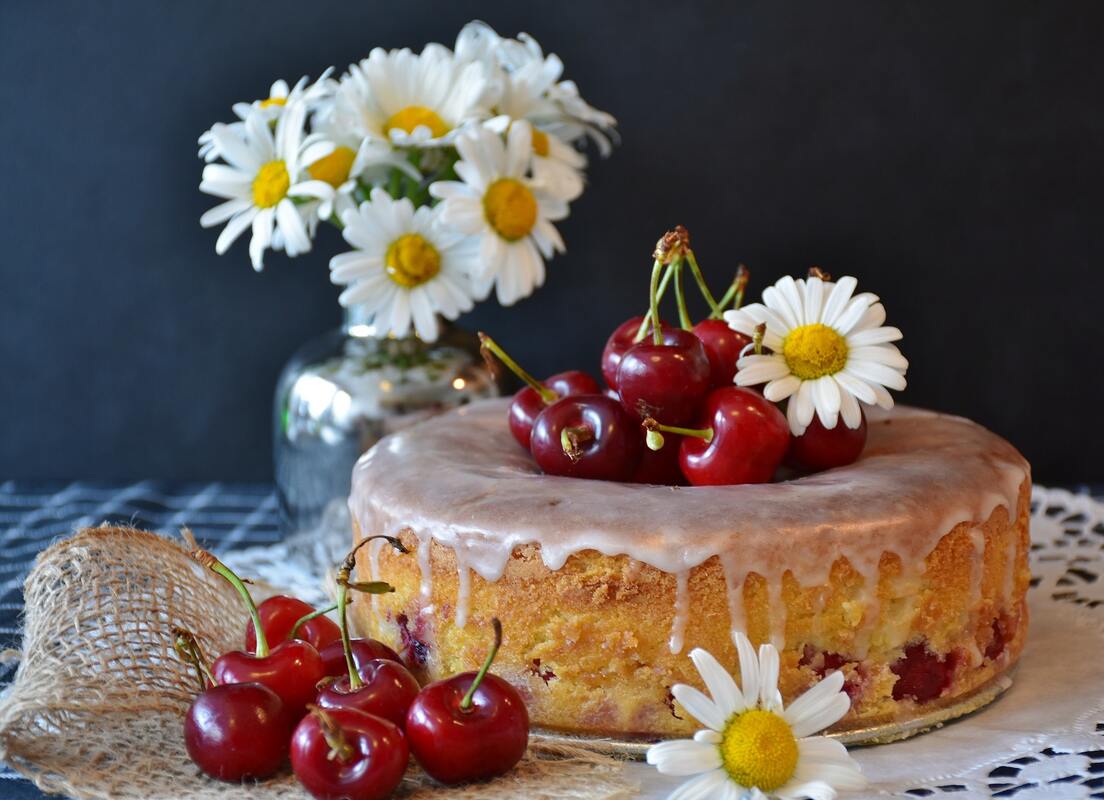 десерт, пирожное, сладкое, еда, вишни, ромашки