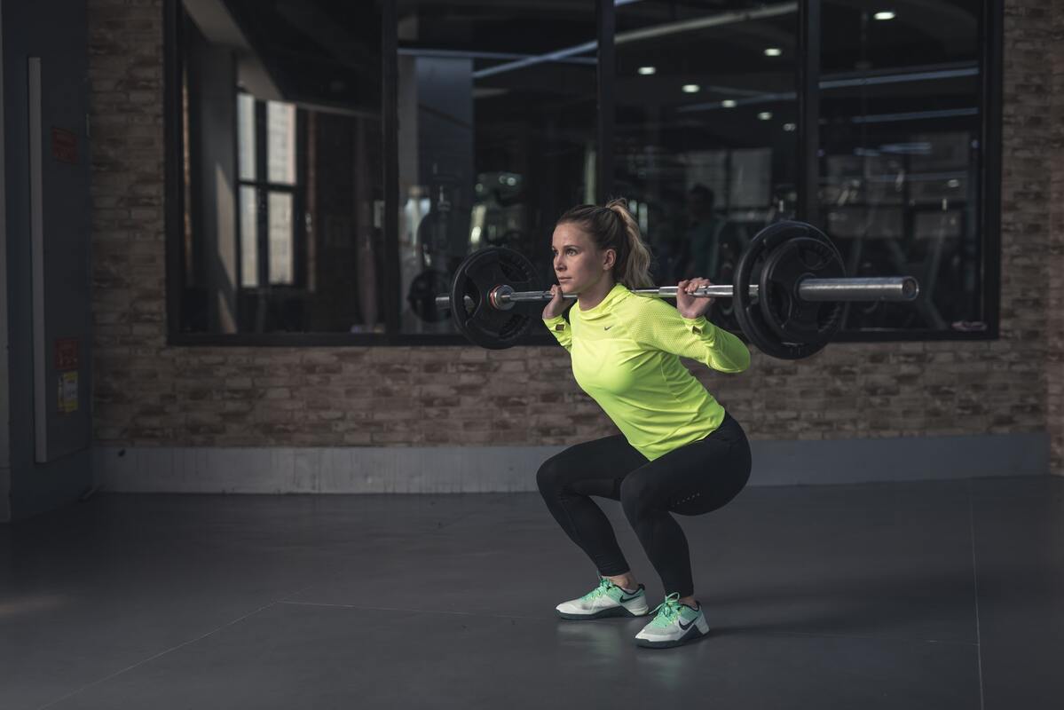 спорт, фитнес, спортивный зал, девушки, штанга