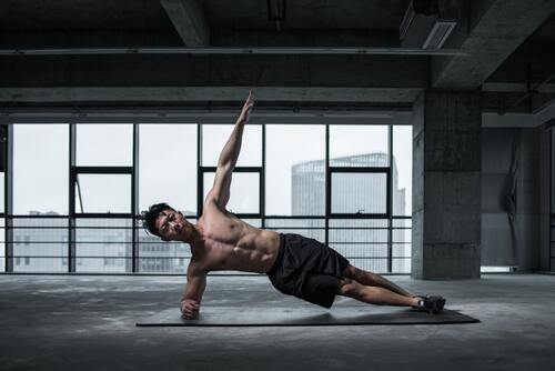 спорт, фитнес, спортивный зал, мужчина